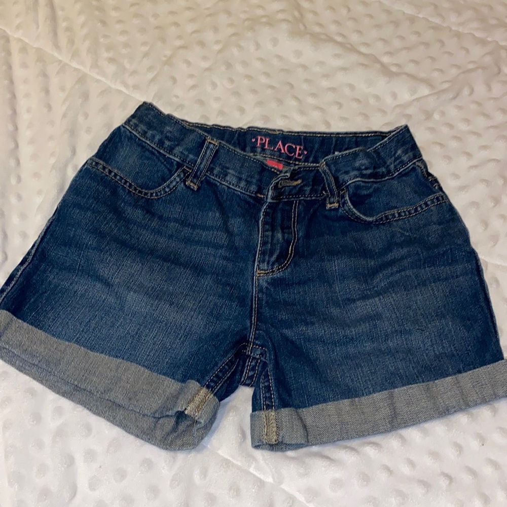 Girls sz 10 jean shorts. Like new.